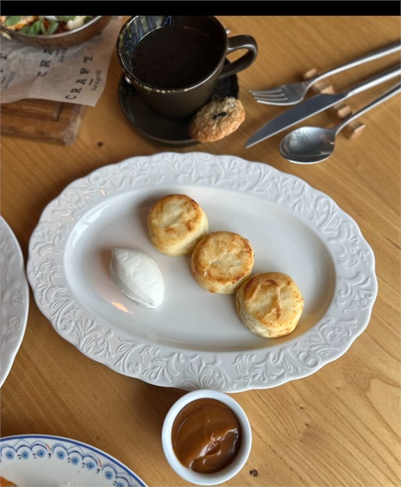 Сырники с солёной карамелью и сметаной 1004314 - фото 6147