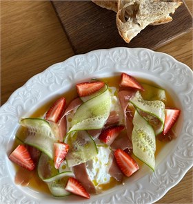 Страчателла с прошутто, томатом и огурцом 2995