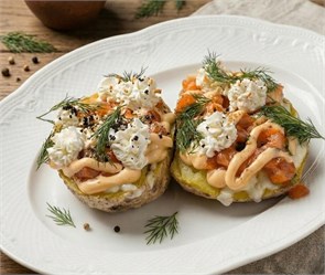 Картофель,запеченный целиком с форелью и моцареллой 3050