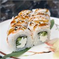 Ролл с креветкой, огурцом, и соусом унаги-трюфель 1010332